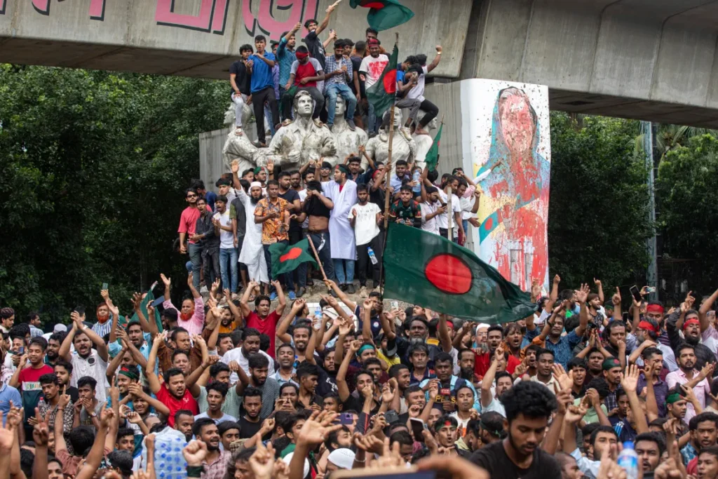 ‘আপা পালাইছে, মানতেই কষ্ট হয়’