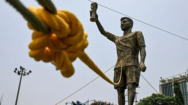 ভারতে মেসির ভাস্কর্য দ্রুত অপসারণের নির্দেশ