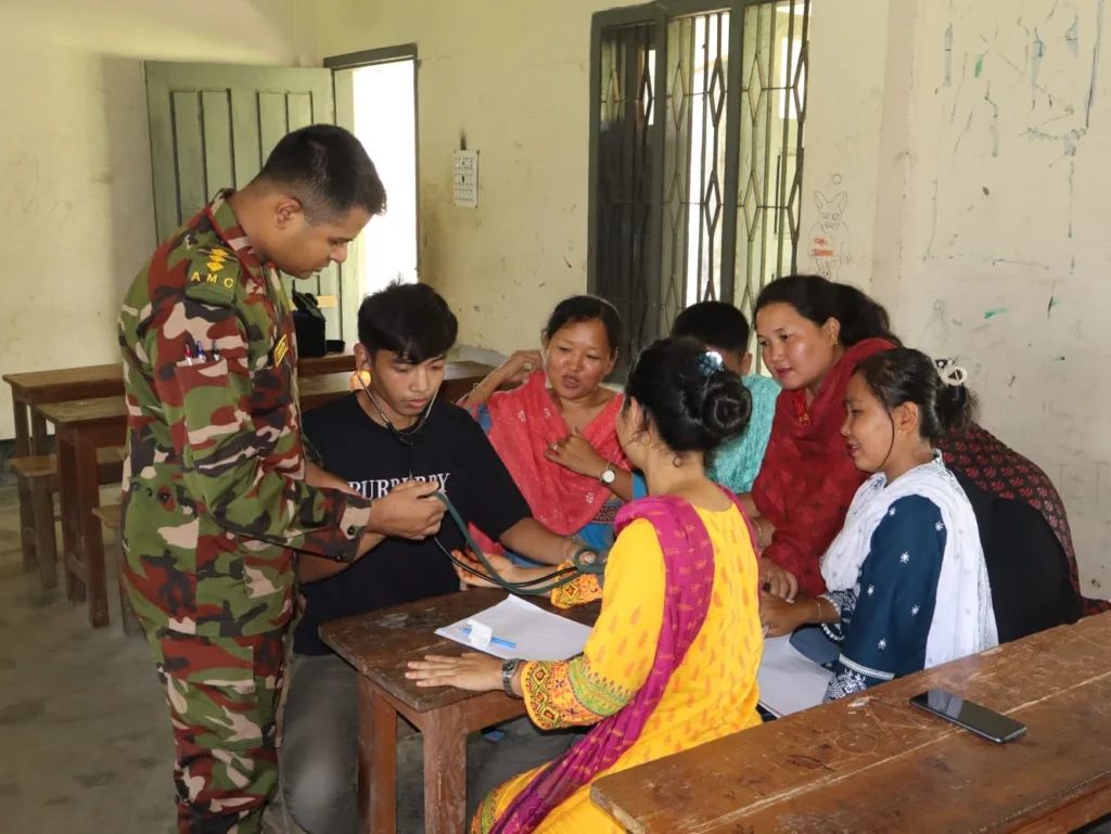 সেনাবাহিনীর উদ্যোগে দীঘিনালায় চিকিৎসা প্রশিক্ষণ ও স্বাস্থ্যসেবা প্রদান