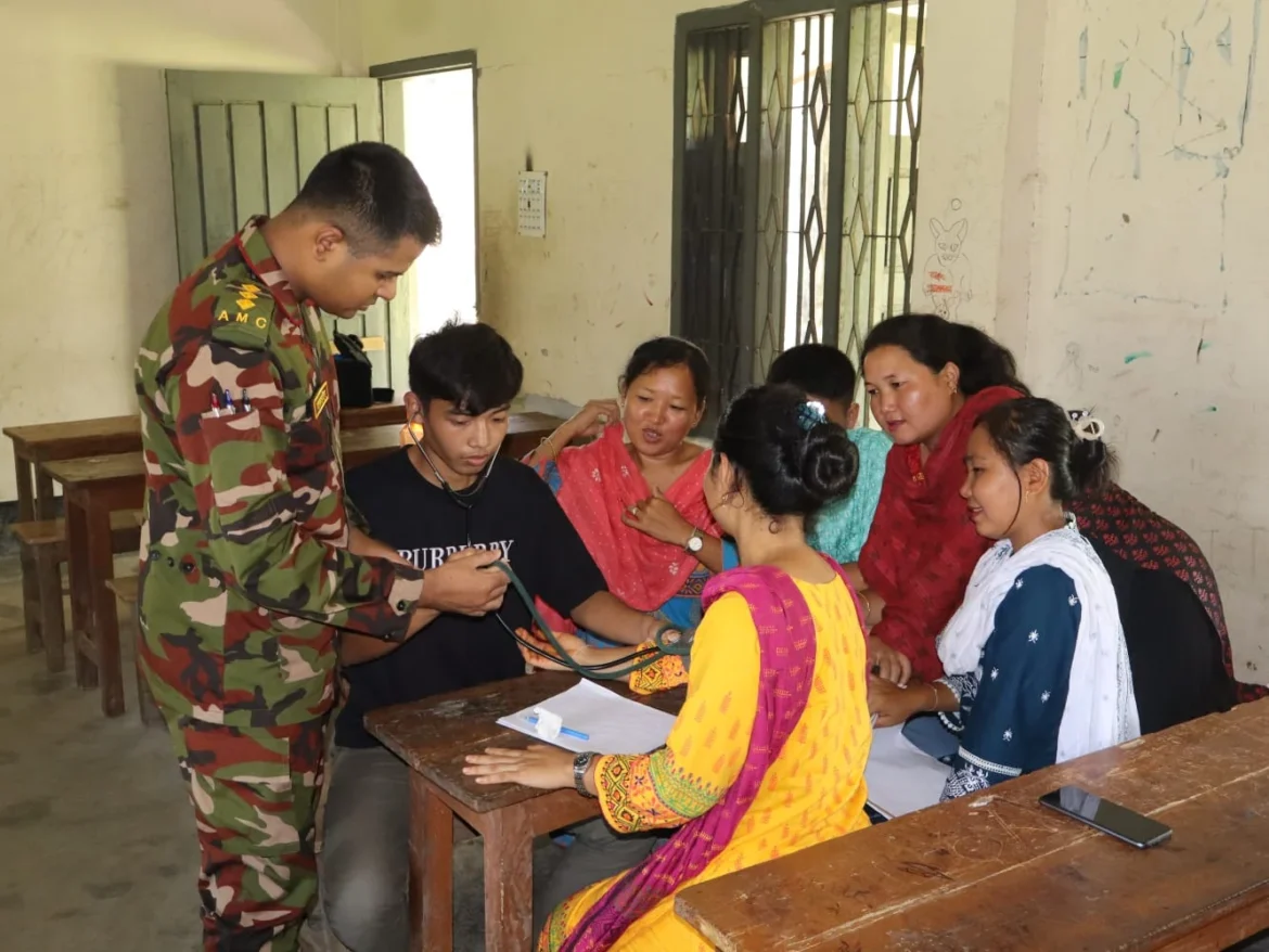 সেনাবাহিনীর উদ্যোগে দীঘিনালায় চিকিৎসা প্রশিক্ষণ ও স্বাস্থ্যসেবা প্রদান