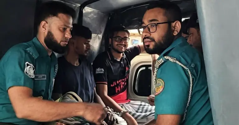 প্রধানমন্ত্রী ও জিয়া পরিবারকে নিয়ে কটূক্তি