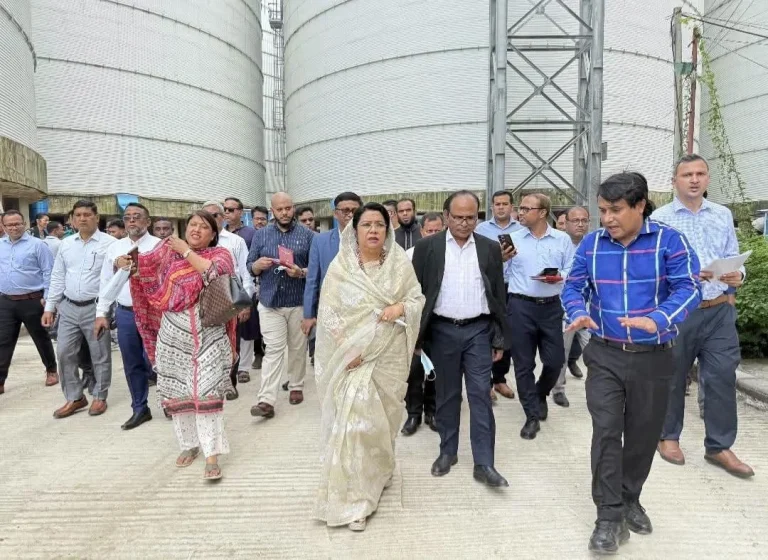 অপচয় রোধ ও দক্ষ ব্যবস্থাপনায় খাদ্যমন্ত্রীর কড়া নির্দেশ